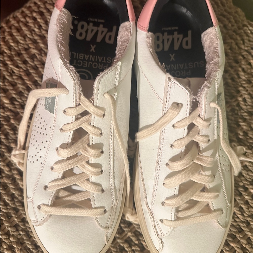 P448 White and Pink Low-Top Sneakers with Textured Leather 38